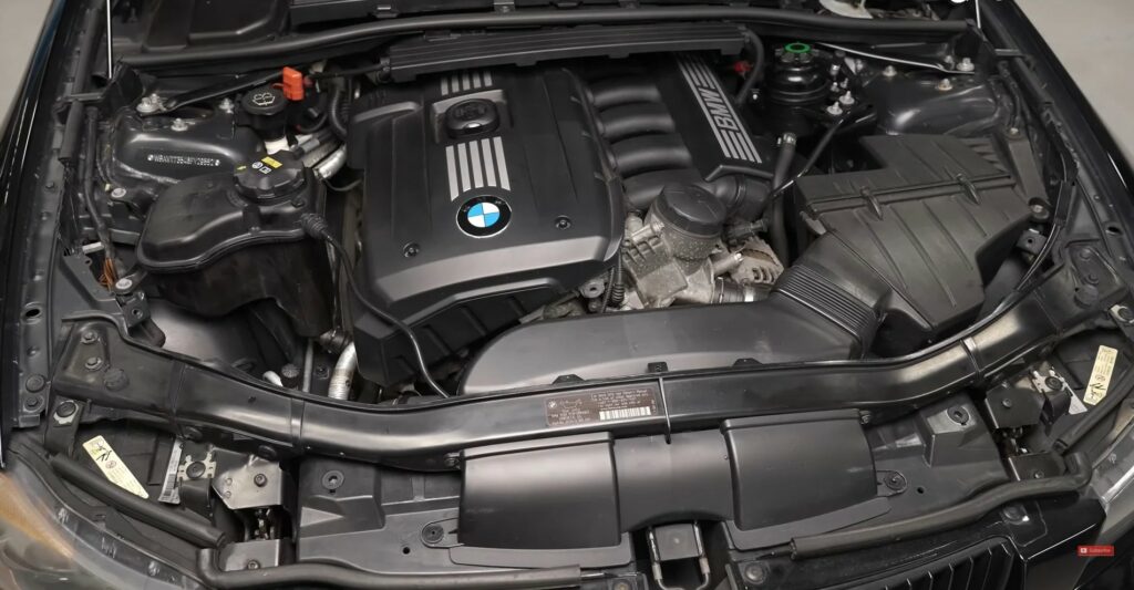 Κομισιόν: Aνοίγει τον δρόμο για παραγωγή κινητήρων καύσης και μετά το 2035