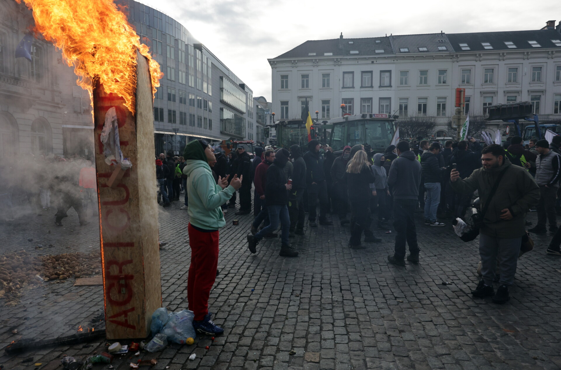 αγροτες εε βρυξελλες διαδηλωτες επεισοδια