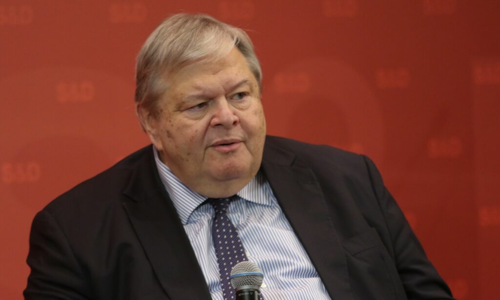 Ο νέος επίδοξος σωτήρας της χώρας, η αναζήτηση αξιόμαχου αντίπαλου για τον Κυριάκο, τα ενθαρρυντικά ευρήματα για το κυβερνών κόμμα και η πιο νηφάλια κριτική στον Τσίπρα