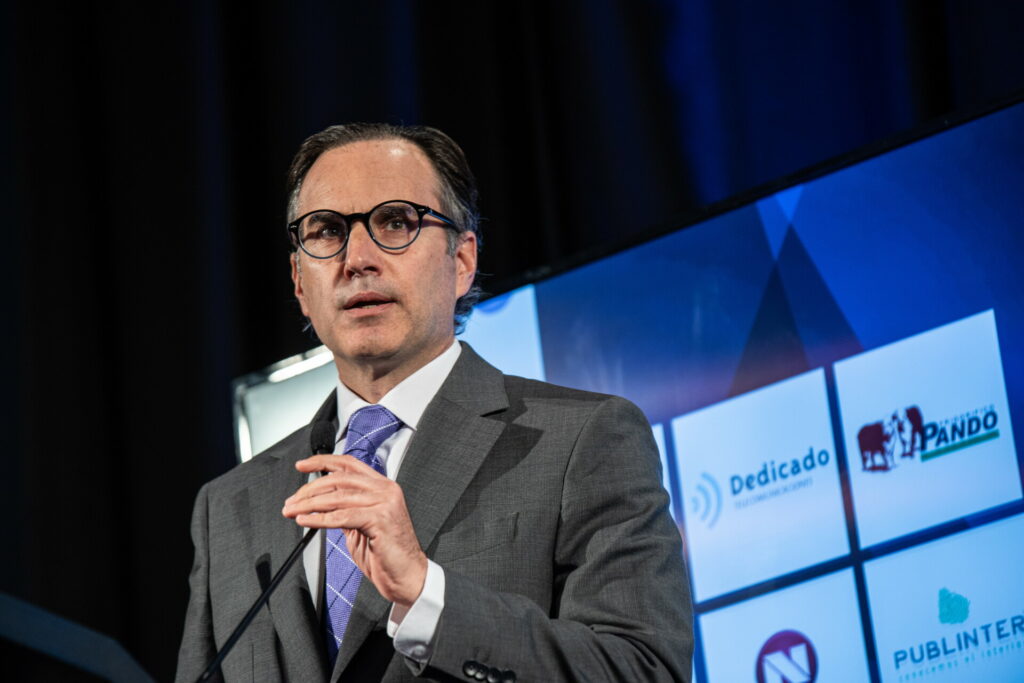 Ο κεντρικός τραπεζίτης της Ουρουγουάης ξεκινά σταυροφορία αποδολαριοποίησης