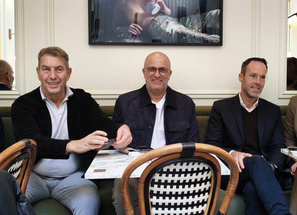 Σπύρος Ιωάννου, CEO Brown Hotels, Reuven Elkes, CEO της Israel Canada, και Leon Avigad, ιδρυτής της Brown Hotels