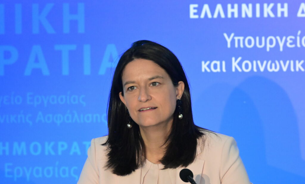 Ο ξεχασιάρης Καραμανλής, η μάχη της… κατσούνας στην Κρήτη, το μπλόκο της Κεραμέως στον διαγωνισμό του ΕΦΚΑ και η πρόβλεψη Ανδρουλάκη για το καλώδιο