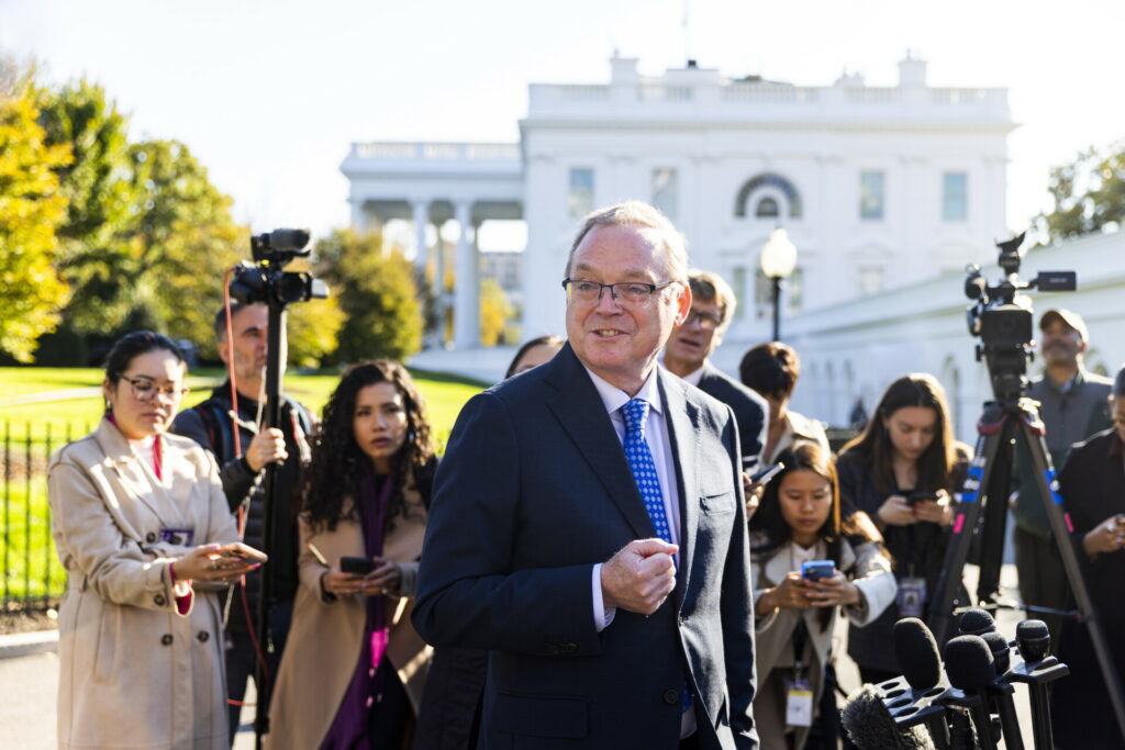 Ο άνθρωπος του Τραμπ για τη Fed που θα ανοίξει το δρόμο στα χαμηλά επιτόκια