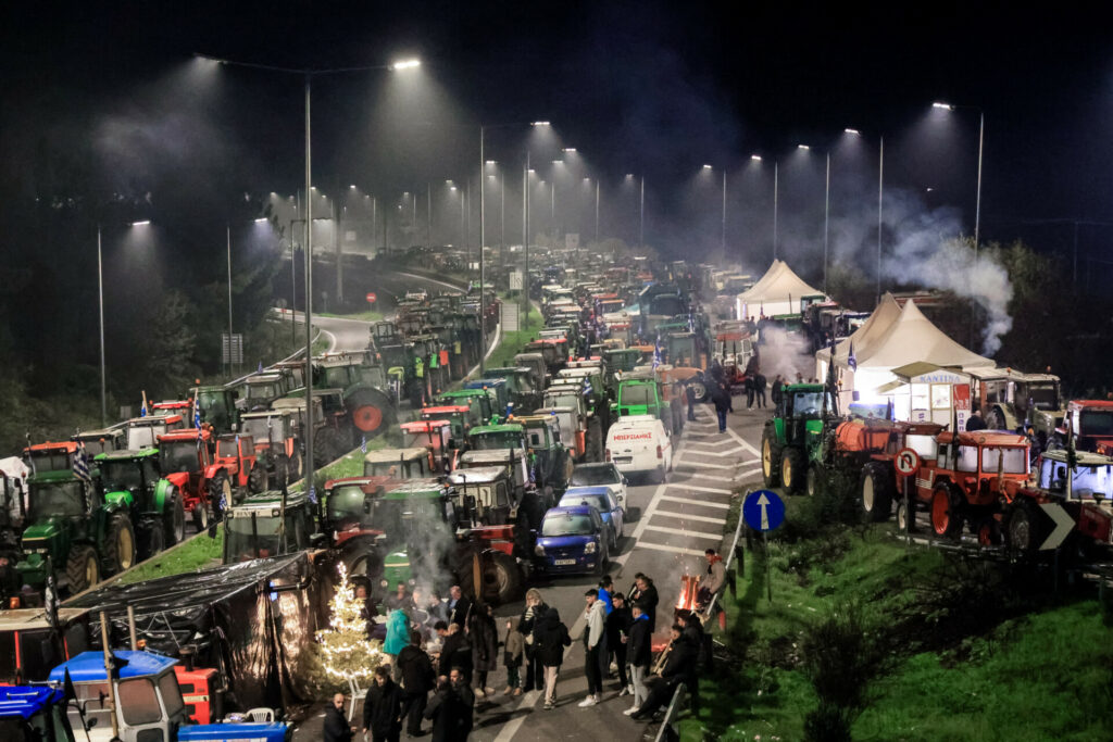 Μπλόκα αγροτών: Κλειστό το λιμάνι Ηγουμενίτσας, τι γίνεται σε Θεσσαλονίκη-Κρήτη