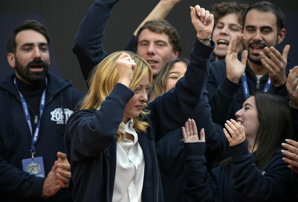 Μελόνι: Είμαστε στο πλευρό της Ουκρανίας και εναντίον του σοβιετικού νεοϊμπεριαλισμού
