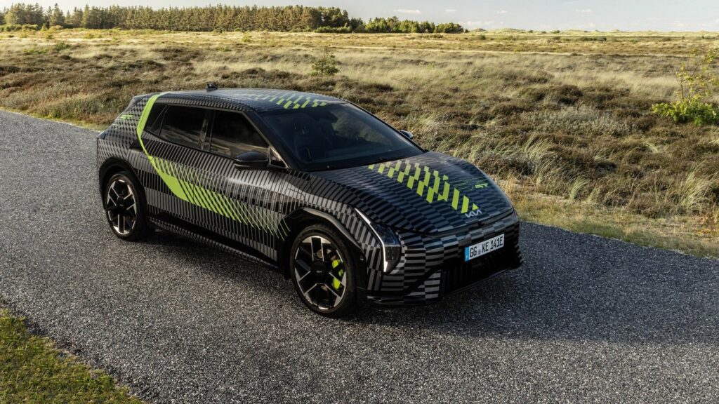 Κia EV4 GT: Έρχεται τον Ιανουάριο με 400 ίππους και δύο ηλεκτροκινητήρες