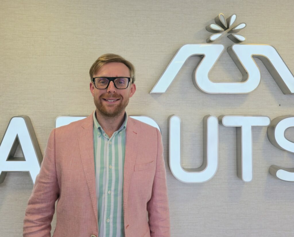 Παπουτσάνης: Νέο διευθυντικό στέλεχος ο Paul Alexander Carr Pickering