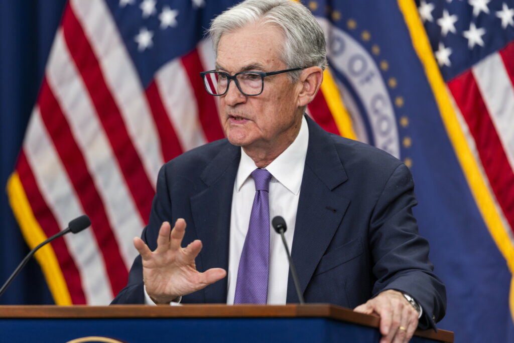 Καμπανάκι Πάουελ για πληθωρισμό και αγορά εργασίας