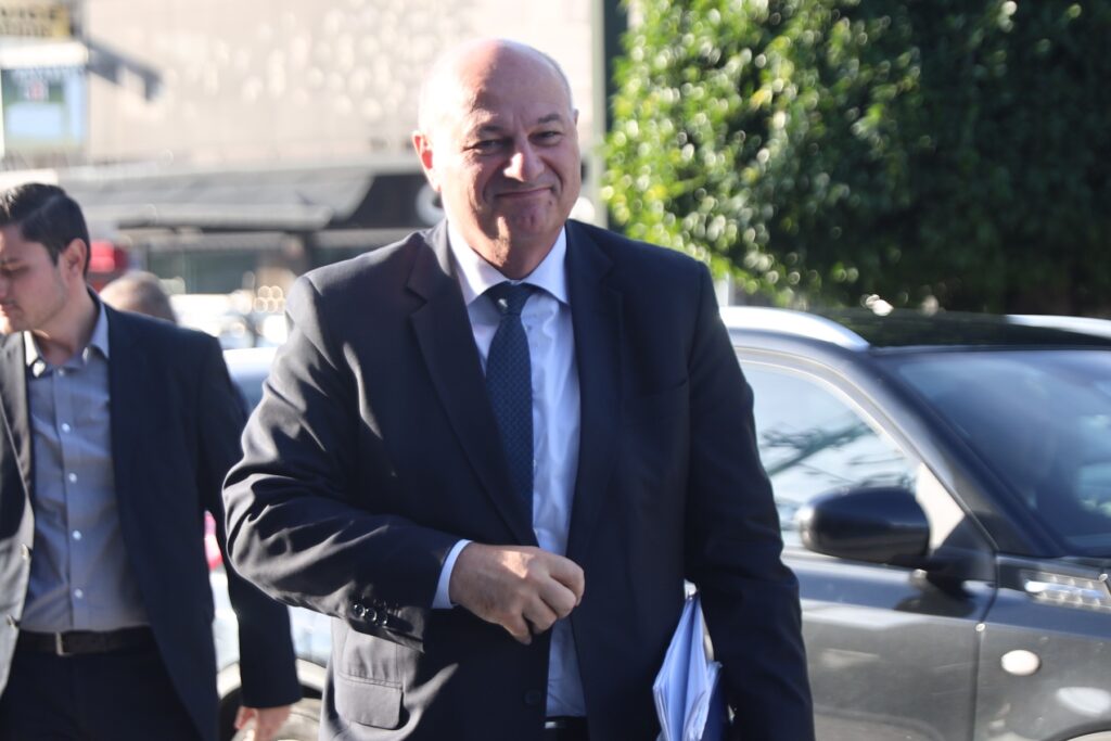 Μπλόκα αγροτών: Εντάσεις στην ενημέρωση βουλευτών ΝΔ από Τσιάρα, γενική απεργία στη Δ. Μακεδονία