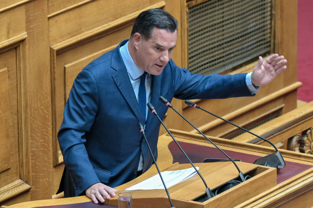 Προϋπολογισμός 2026: Μετωπική Γεωργιάδη – αντιπολίτευσης για ΕΣΥ & προσλήψεις