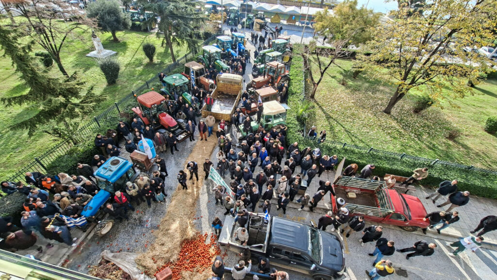 Μπλόκα αγροτών: Σε κρίσιμη καμπή οι κινητοποιήσεις – Νέα πανελλαδική σύσκεψη στις Σέρρες