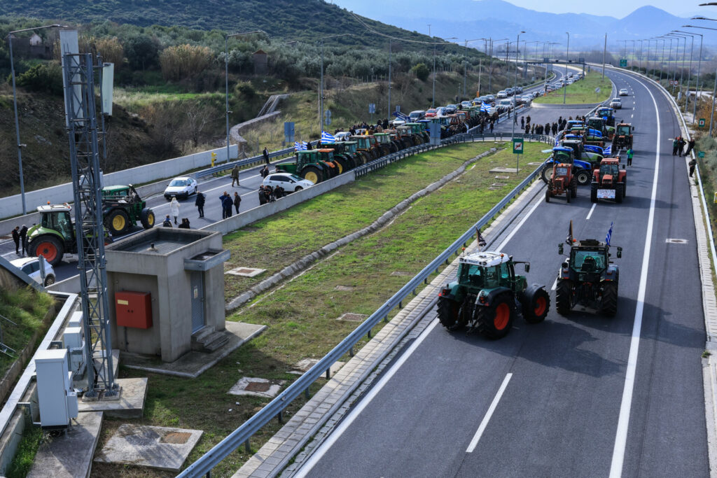 Μπλόκα αγροτών: Άνοιξαν τα Τέμπη, συνεχίζονται σε Μάλγαρα, Τρίκαλα, Αιτωλοακαρνανία και Ηλεία