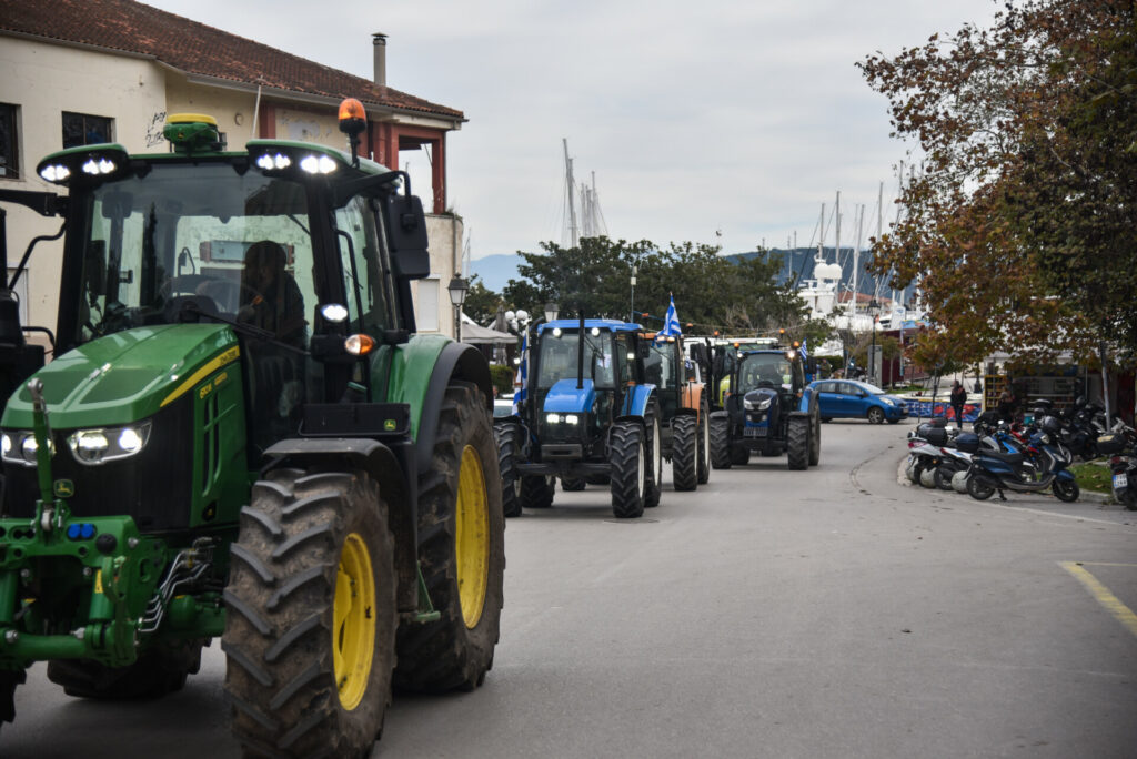Οι αγρότες αποφασίζουν για τις επόμενες κινήσεις τους, πιθανή η κλιμάκωση των κινητοποιήσεων
