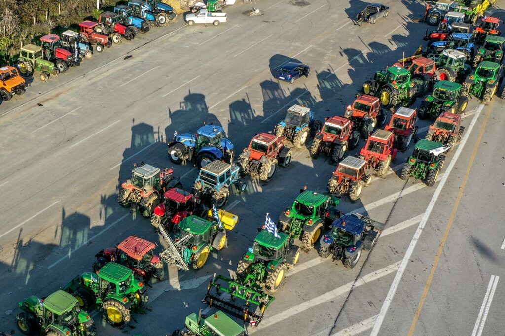 Θεσσαλία: Συνέχιση των κινητοποιήσεων αποφάσισε η συνέλευση των αγροτών στην Νίκαια