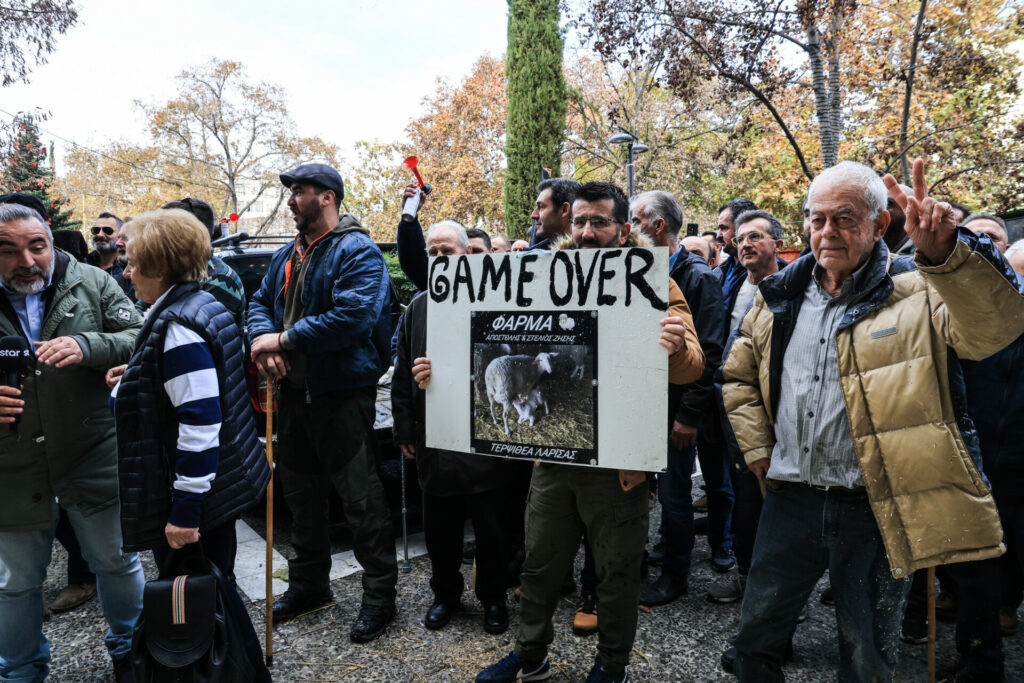 Μπλόκα αγροτών: Όλα τα σημεία με τους κλειστούς δρόμους – Τι γίνεται στην Κρήτη