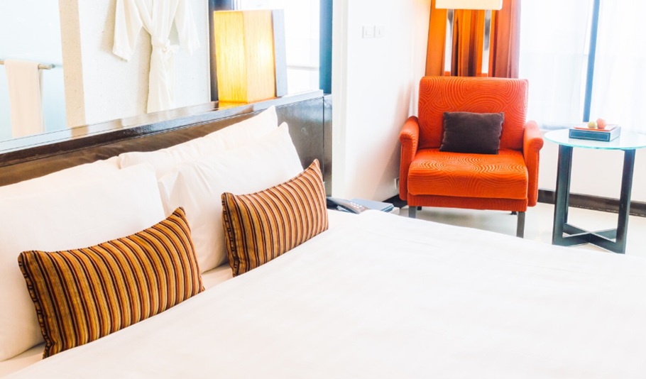 Έπιασαν ταβάνι τα Airbnb; Τι φέρνουν τα νέα μέτρα