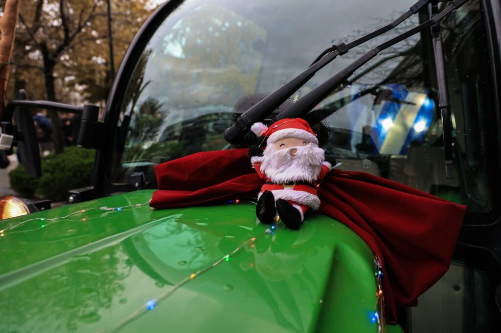 Μπλόκα αγροτών: Ποια έχουν ανοίξει, πού συνεχίζονται οι κινητοποιήσεις