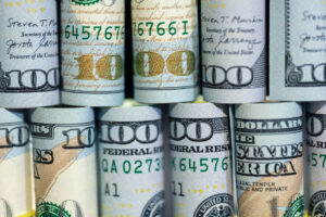 Deutsche Bank και Goldman Sachs βλέπουν αποδυνάμωση του δολαρίου