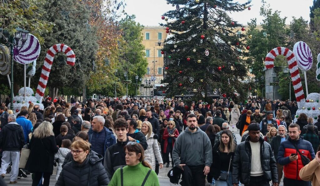 Εορταστικό ωράριο Χριστουγέννων 2025: Ανοικτά καταστήματα στις 28 Δεκεμβρίου – Πώς θα λειτουργήσουν