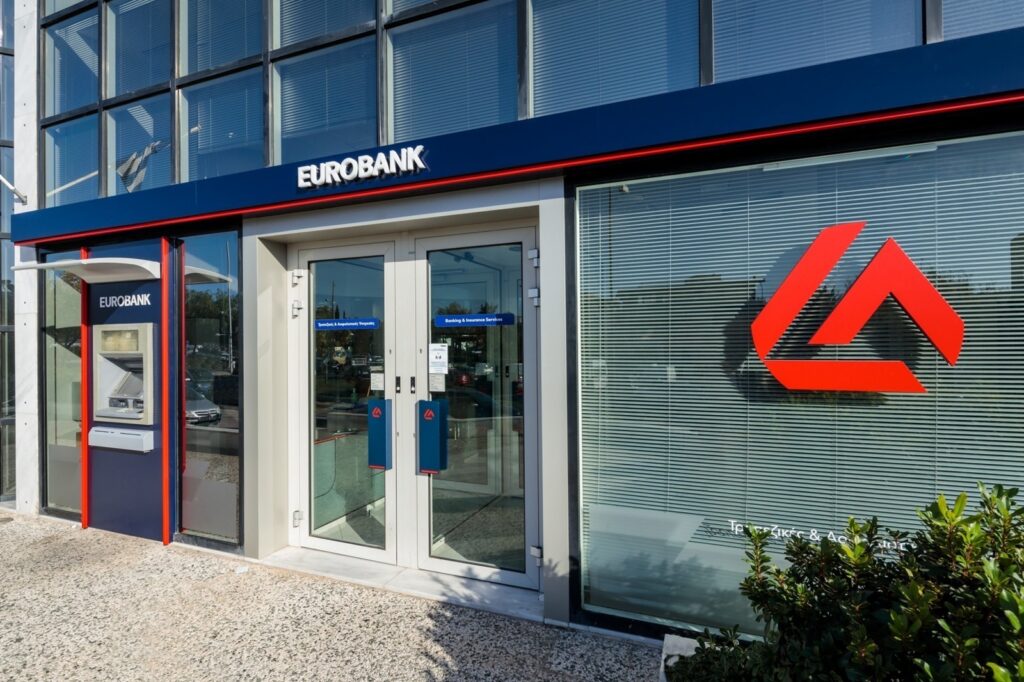Bloomberg: H Eurobank ετοιμάζει δύο μεγάλες συναλλαγές SRT