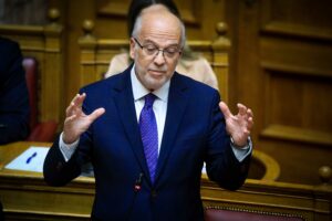 Η διαφήμιση του κυβερνητικού έργου, το άφθονο χρήμα σε media της επαρχίας, η αναφορά Φλωρίδη σε Καζαντζίδη και Νταλάρα και οι επαφές με επενδυτή στον ΠΑΟ