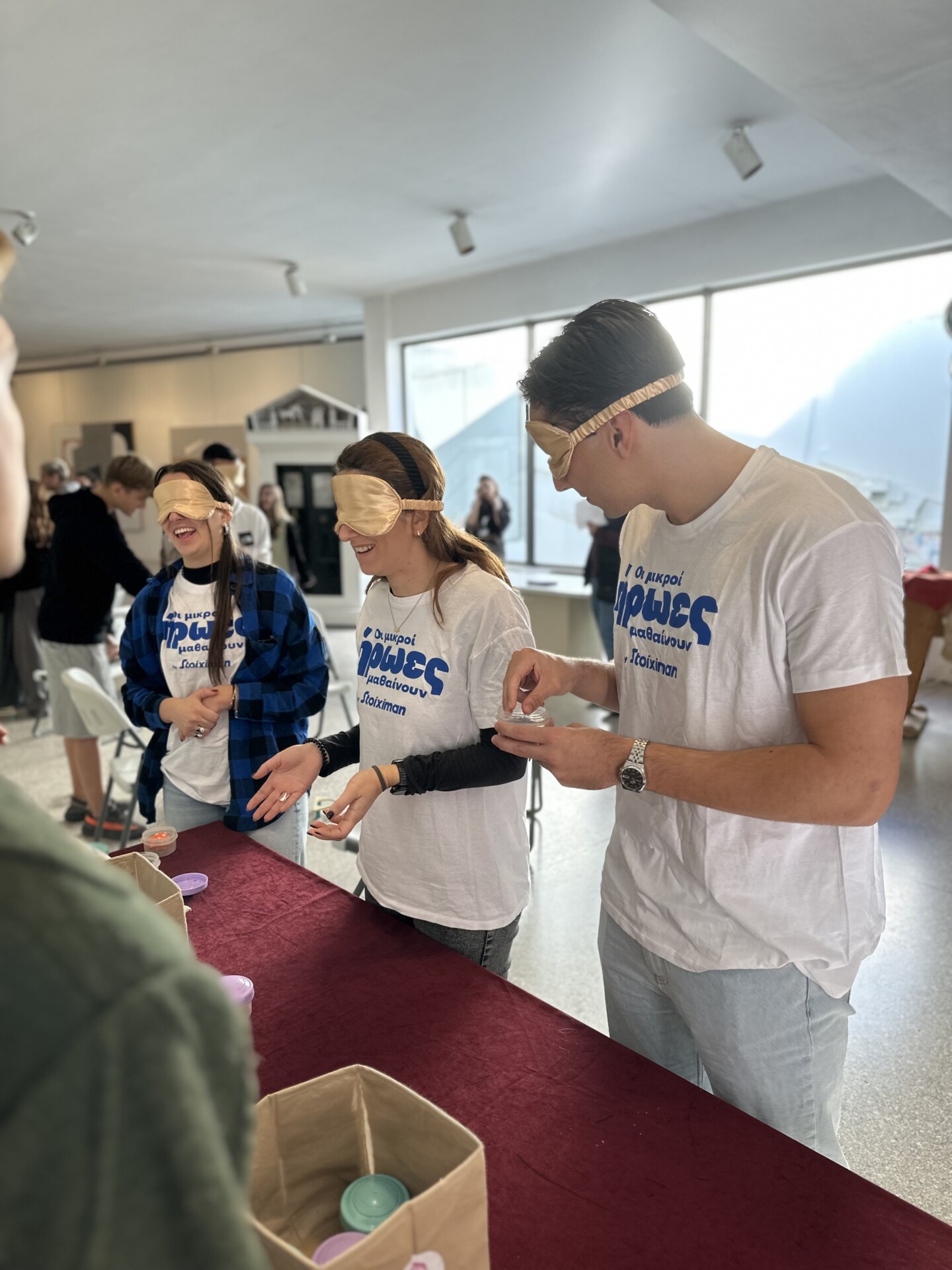 μικροι ηρωεσ stoiximan