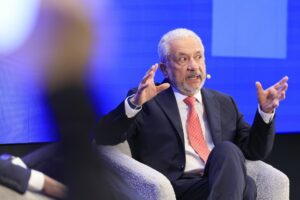 Πώς η Cosco τορπιλίζει το σχέδιο των ΗΠΑ να πάρουν από τους Κινέζους τα λιμάνια του Παναμά