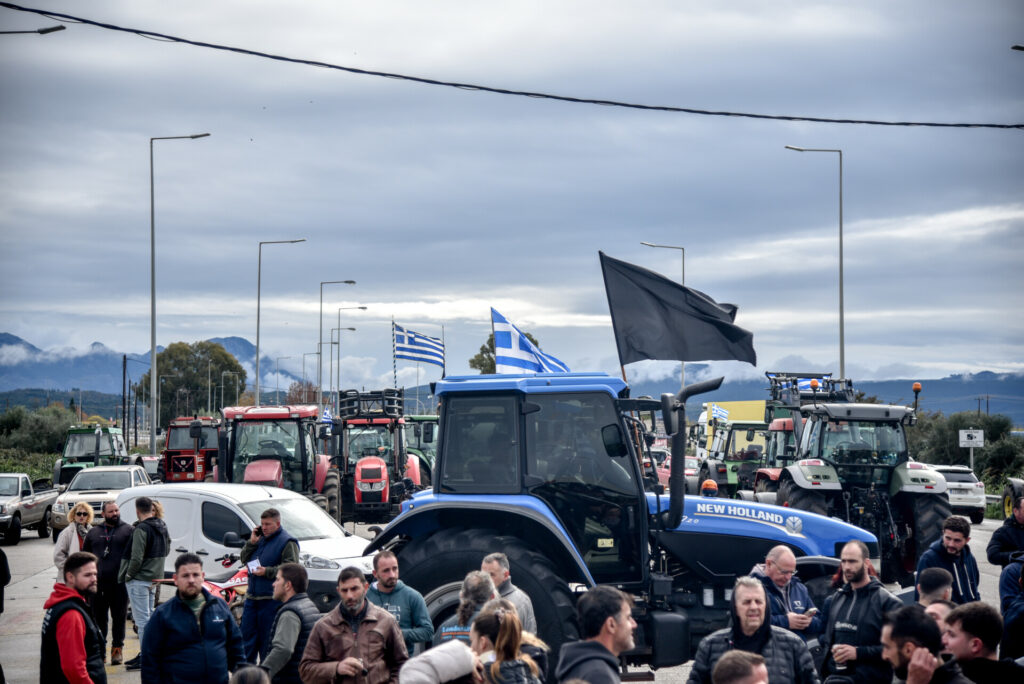 Αγρότες: H προειδοποίηση για Χριστούγεννα στα μπλόκα και το κάλεσμα Μητσοτάκη