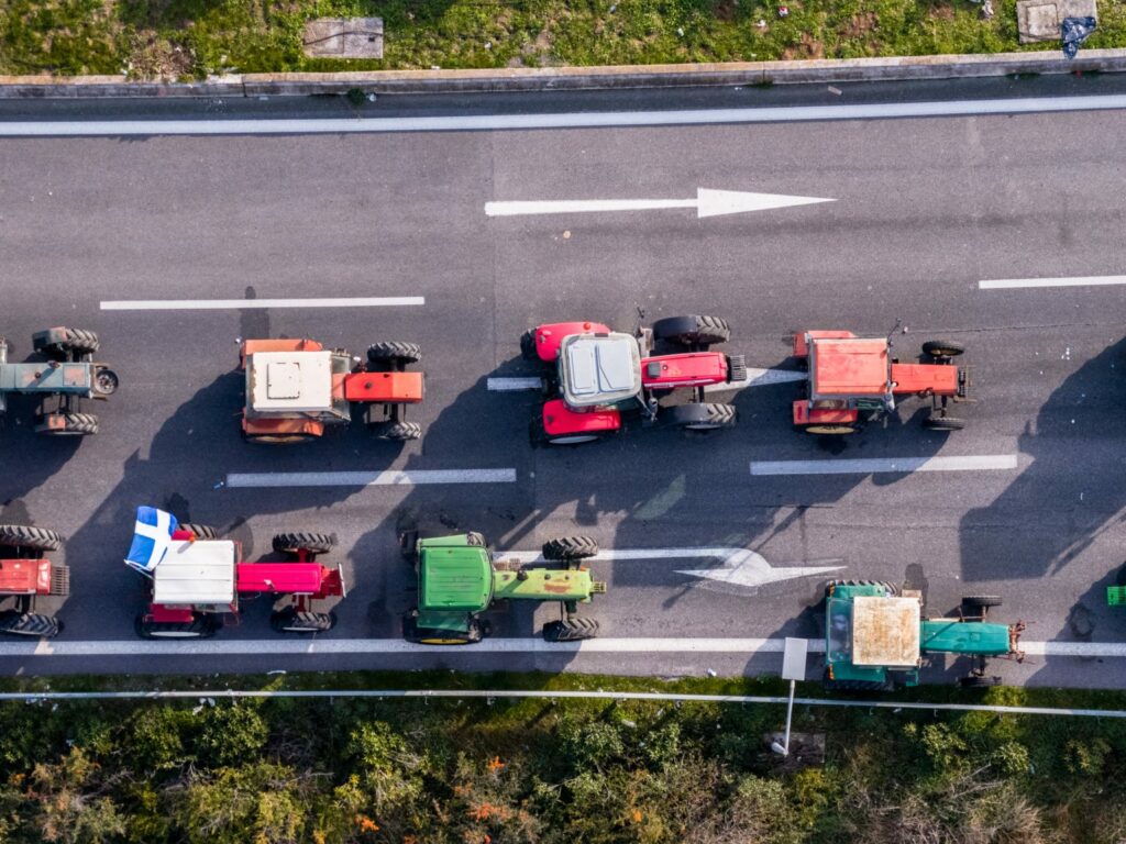 Μπλόκα αγροτών: Προς νέα κλιμάκωση – Kρίσιμη η ερχόμενη Κυριακή