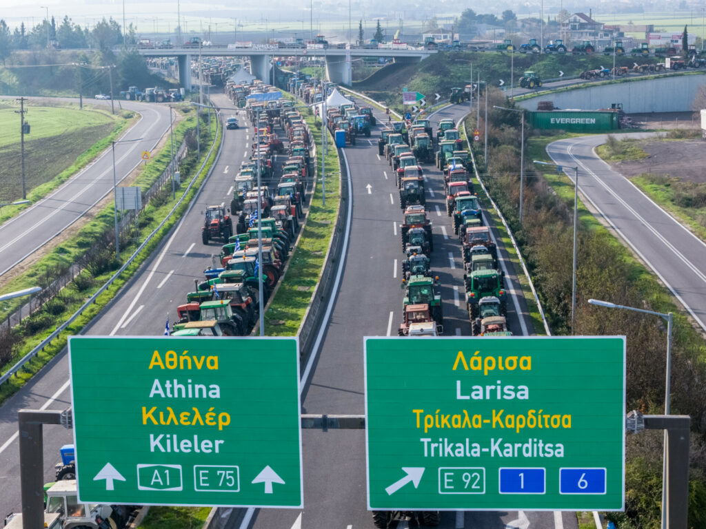 Μετ’ εμποδίων η έξοδος, αγανάκτηση για ξενοδόχους