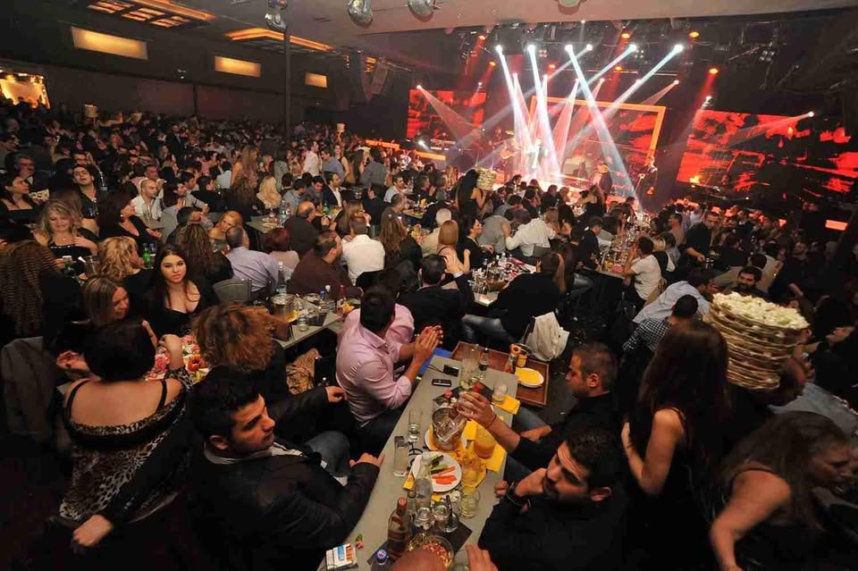 Μπουζούκια: Πόσο κοστίζει το ρεβεγιόν στις πίστες