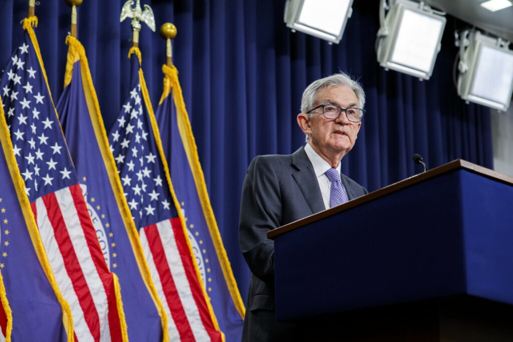 Καμία έκπληξη από τη χθεσινή συνεδρίαση της Fed, παρά μόνο ένα πολωμένο διοικητικό συμβούλιο