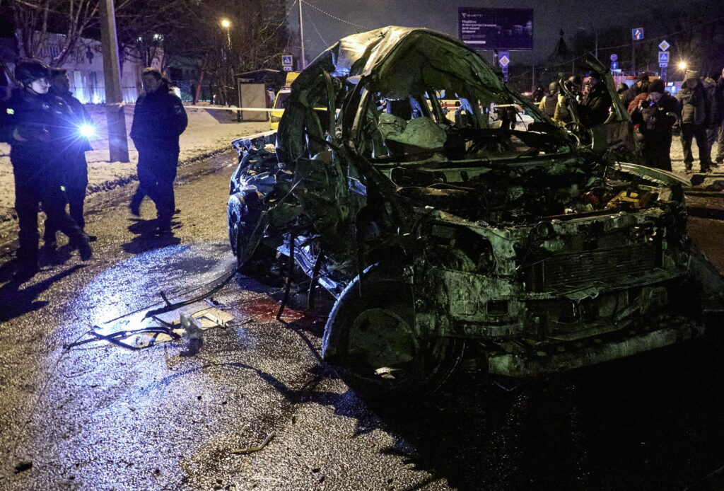 Ουκρανία: Ρωσικό σφυροκόπημα, πριν από τη συνάντηση Ζελένσκι – Τραμπ