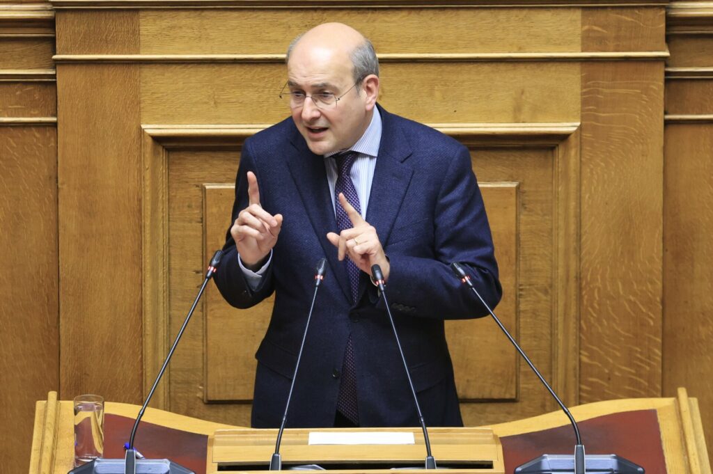 Χατζηδάκης: Φθηνότερο ρεύμα για τους αγρότες και επιστροφή ΕΦΚ πετρελαίου στην αντλία