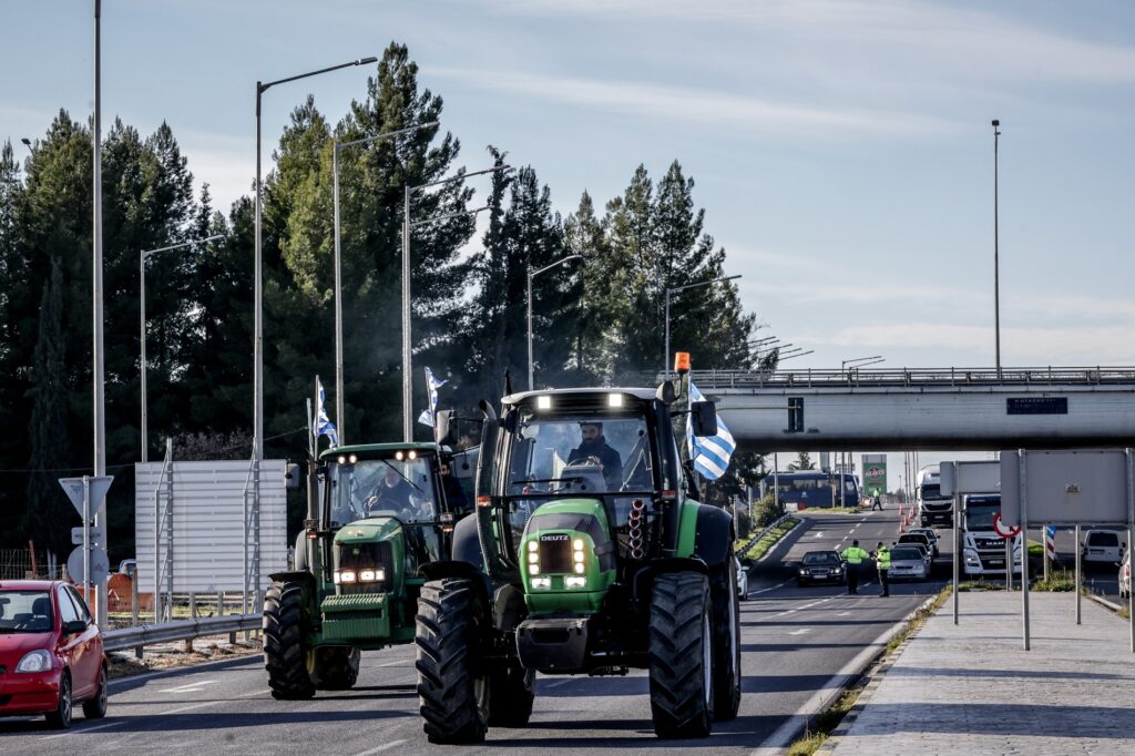 Αγρότες: Συνάντηση με Μητσοτάκη θέλουν τώρα οι σκληροπυρηνικοί των μπλόκων