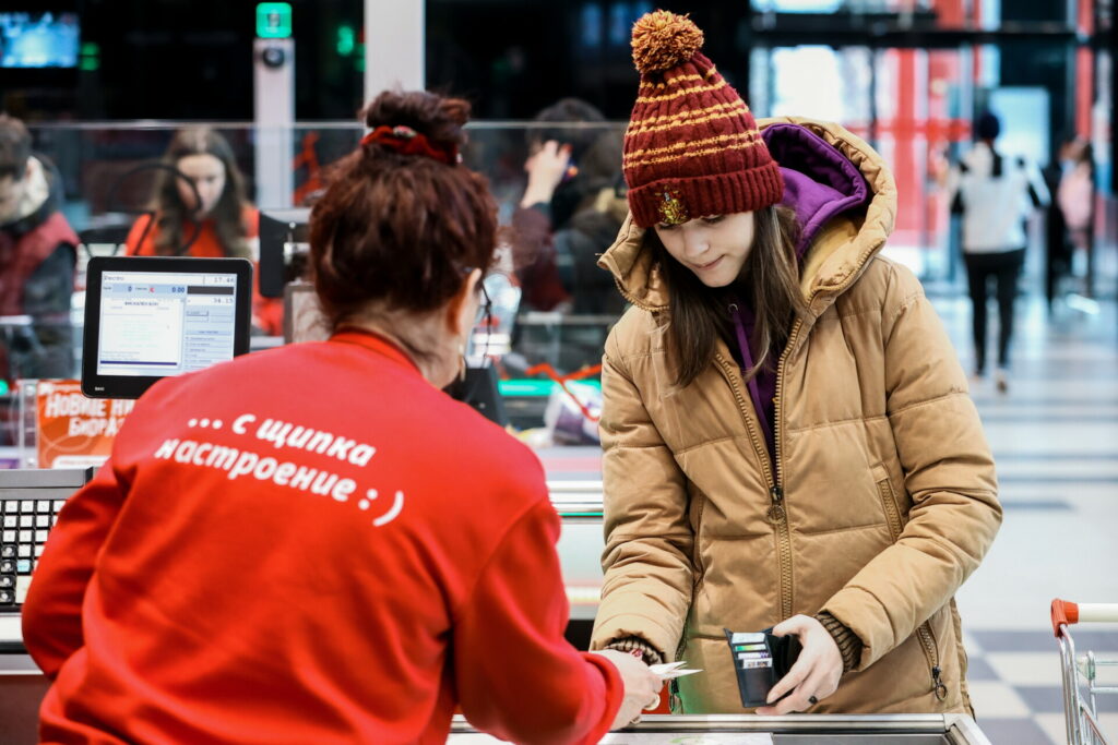 Η Βουλγαρία υιοθέτησε το ευρώ, προβληματισμένοι οι πολίτες