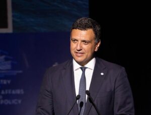 Κικίλιας: Μάχη για σταθερά ακτοπλοϊκά εισιτήρια και λιμενικές υποδομές