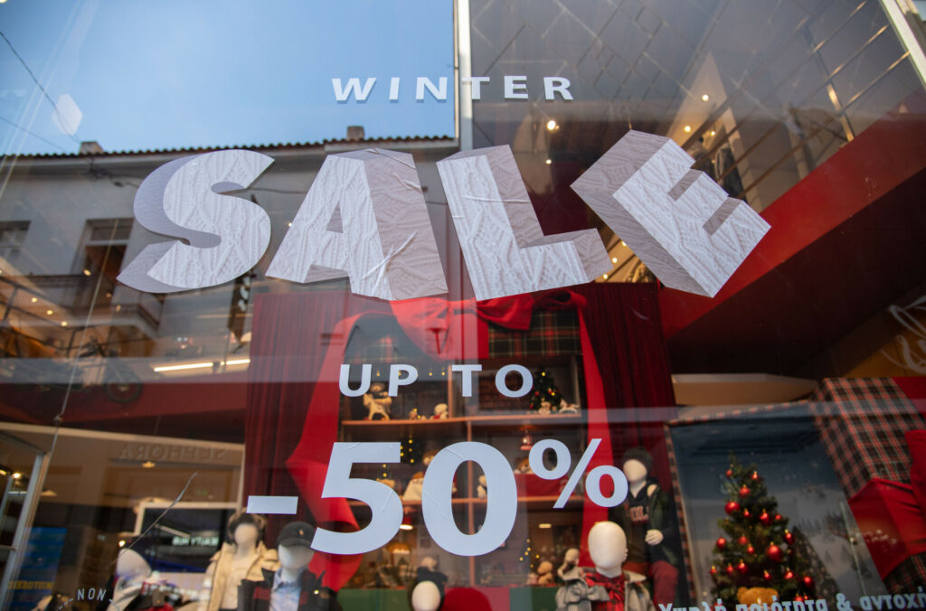 Χειμερινές εκπτώσεις 2026: Πότε ξεκινούν, 7 συμβουλές για ασφαλείς αγορές