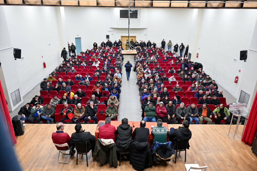 Μπλόκα αγροτών: Ανοίγουν οι δρόμοι έως την Παρασκευή – Ετοιμάζουν συλλαλητήριο στην Αθήνα