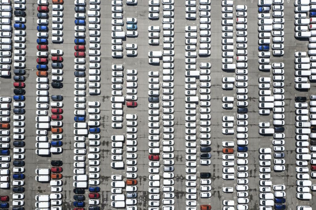 Reuters: Η Ινδία θα μειώσει στο 40% τους δασμούς αυτοκινήτων στην ΕΕ