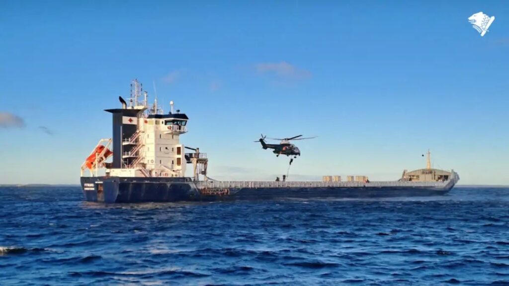 Η Φινλανδία κατέσχεσε πλοίο για σαμποτάζ υποθαλάσσιων καλωδίων