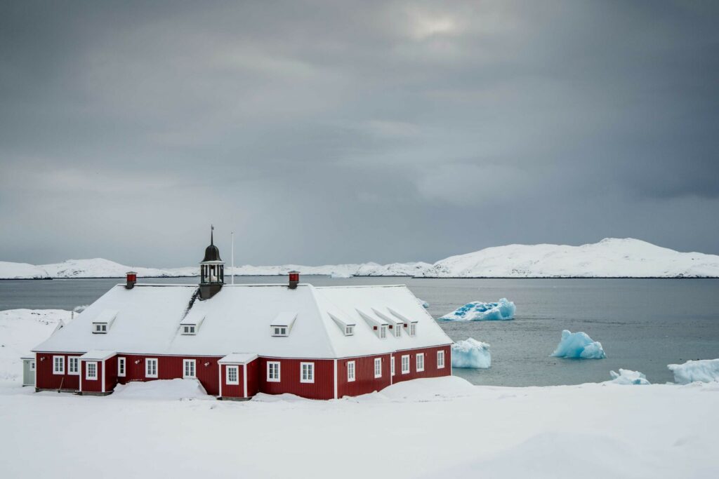 Γιατί ο Τραμπ θέλει τη Γροιλανδία και τι επιφυλάσσει για την Κούβα