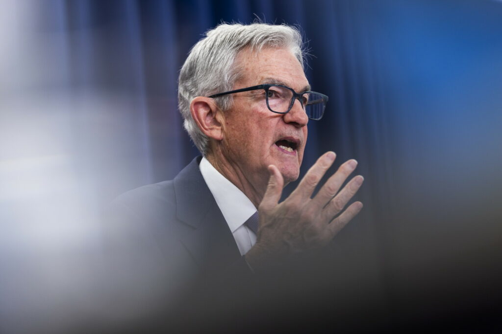 Ποινικές απειλές σε Πάουελ και πολιτικές πιέσεις στη Fed: Το νέο επεισόδιο στην κόντρα με Τραμπ