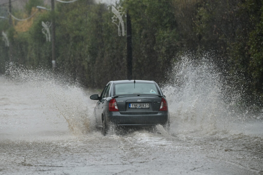 Καιρός: Έκτακτο δελτίο, πορτοκαλί προειδοποίηση από ΕΜΥ για ισχυρές βροχές και καταιγίδες