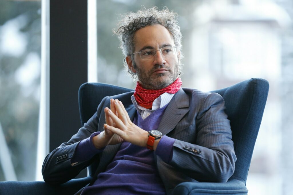 Η Palantir κηρύσσει τον πόλεμο στις εταιρείες τεχνητής νοημοσύνης: “H αγορά AI πουλά υποσχέσεις”