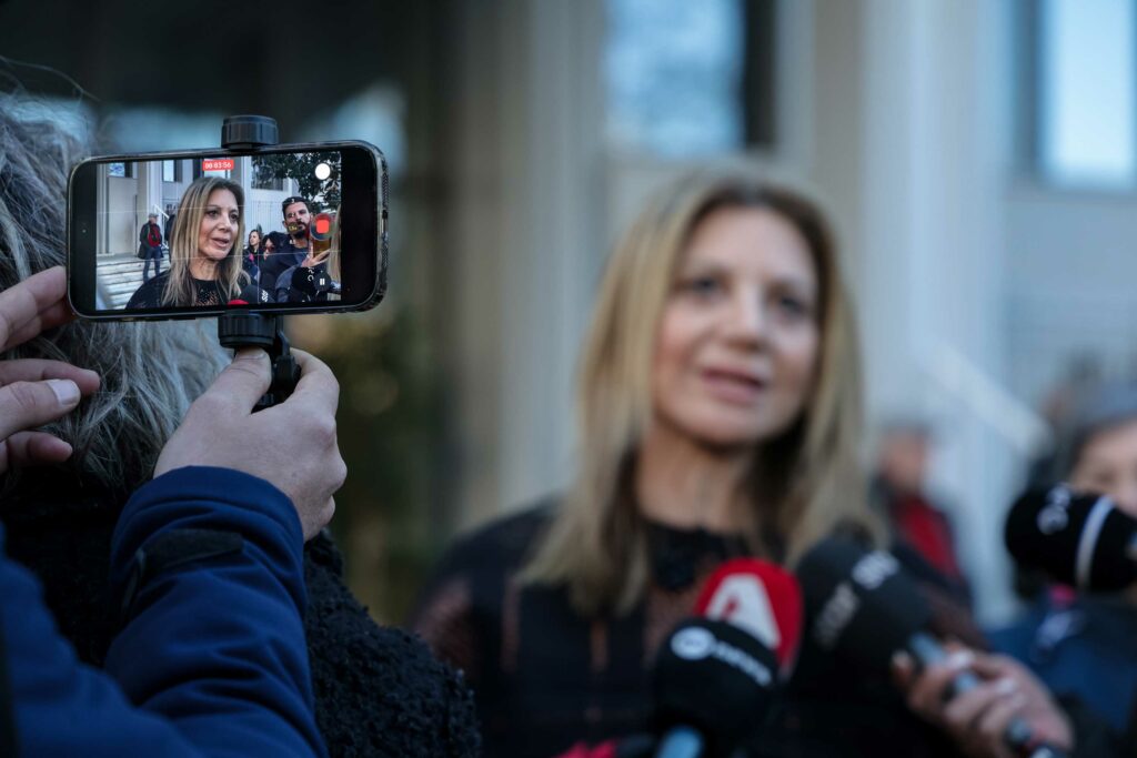 Σάλος με Καρυστιανού: Οι πολιτικές αντιδράσεις μετά τις δηλώσεις για τις αμβλώσεις και οι κατηγορίες για σκοταδισμό