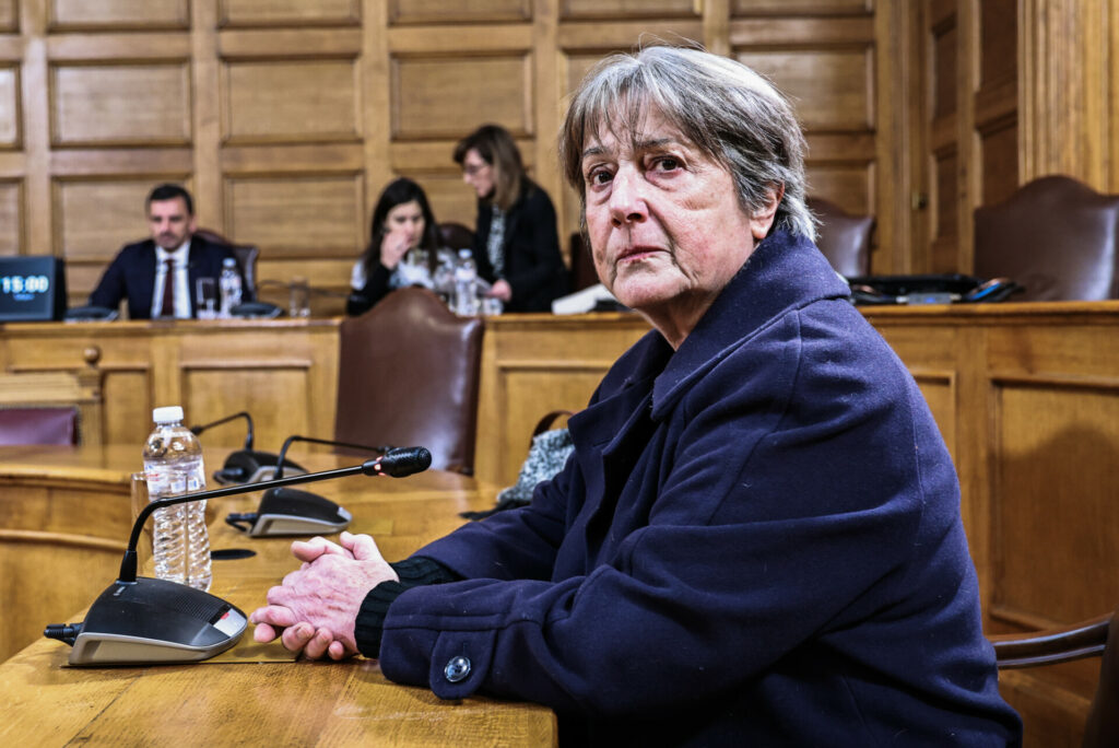 Μάχη ΝΔ – ΠΑΣΟΚ στην εξεταστική, με φόντο την κατάθεση Κατσινοπούλου