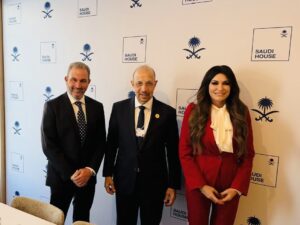 Επαφές Εξάρχου με Καλίντ Αλ Φαλίχ και Έρικ Τραμπ στο Νταβός