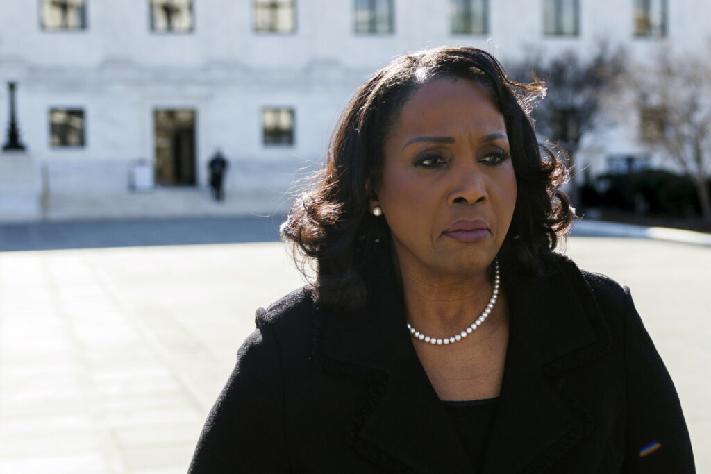 Επιφυλακτικό το Ανώτατο Δικαστήριο για την απόλυση της διοικήτριας της Fed Λάιζα Κουκ