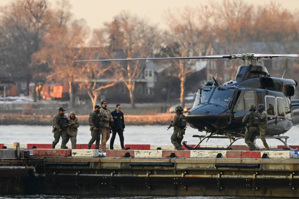 Βενεζουέλα: Αιχμάλωτος πολέμου δηλώνει ο Μαδούρο, έτοιμη να επιστρέψει η Ματσάδο